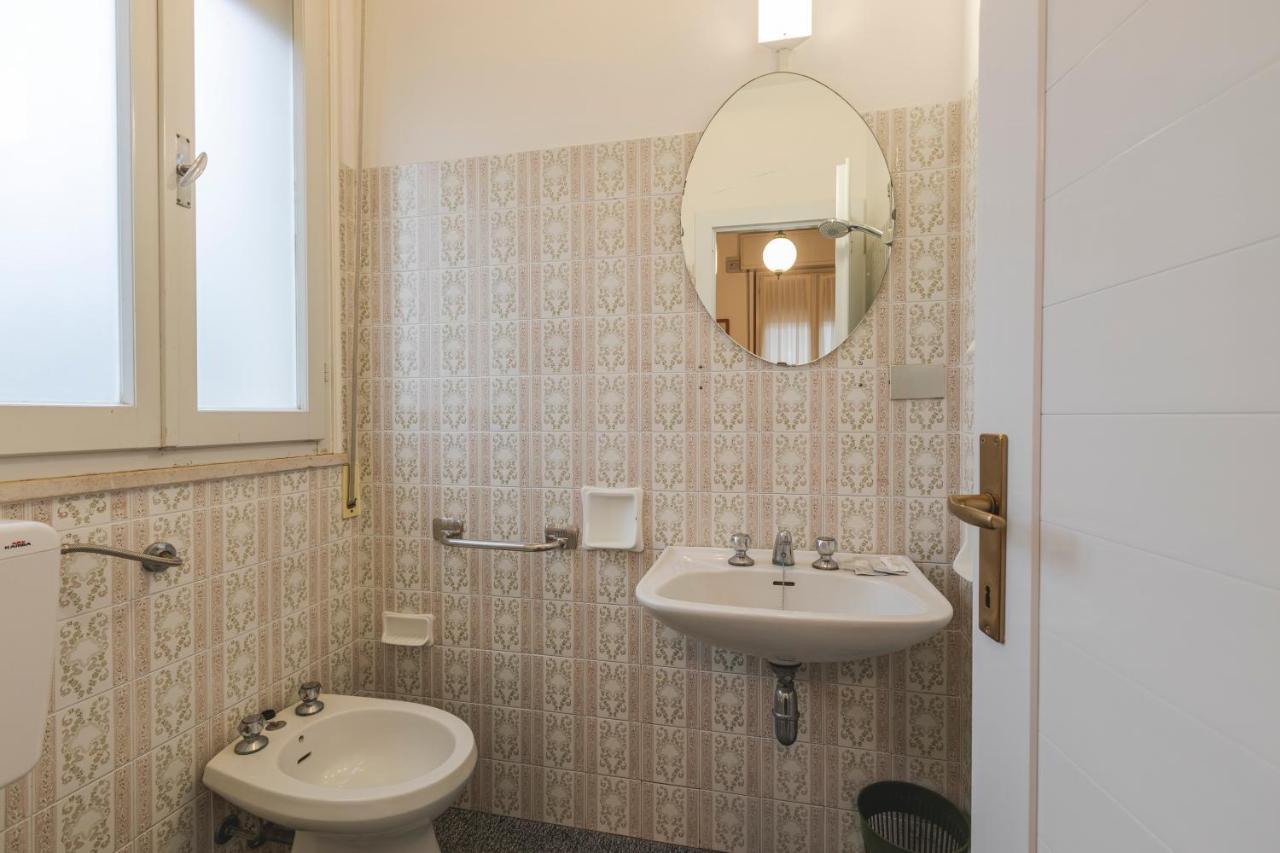 Clift Hotel 2*